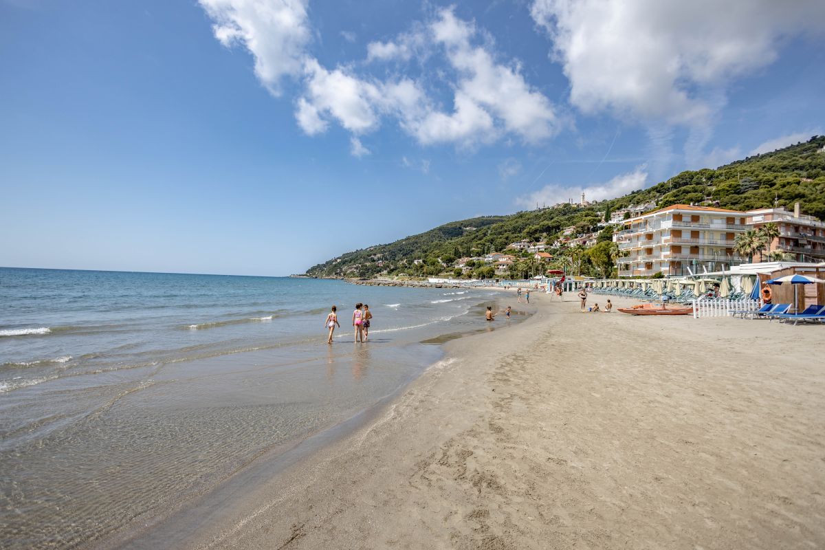 hotel sul mare andora liguria
