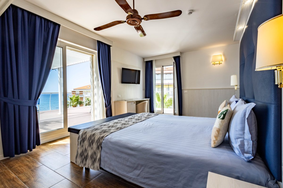 hotel sul mare andora liguria